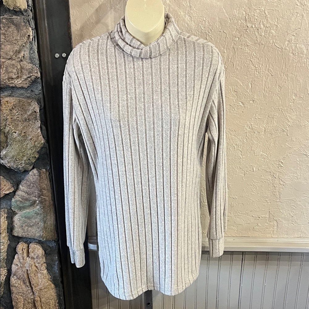 Emery Rose Gray/ Beige Knit Sweater